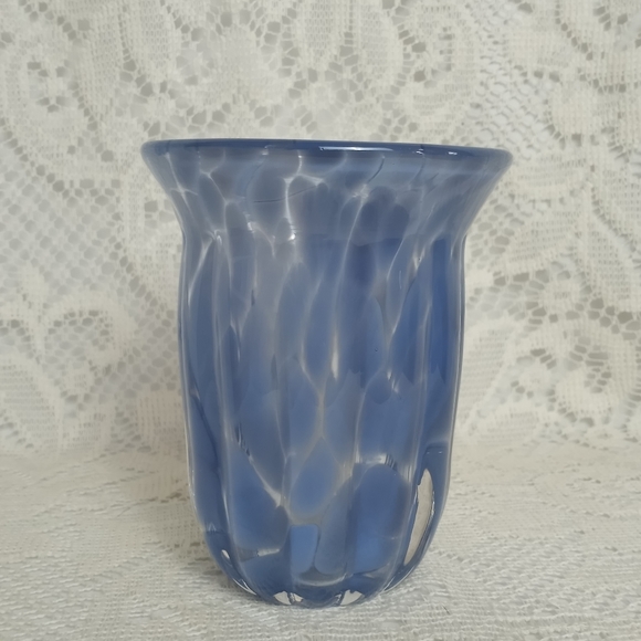 Hand Blown Art Glass Vase Blue Clear Speckled Pontil Scar Signed Ribbed 5" Tall - Picture 2 of 8